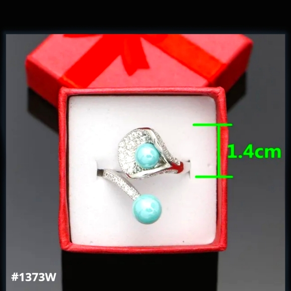 Beautiful 'Crocus' ring w/simulated pearls, CZ, adjustable..$15! - Picture 3 of 3